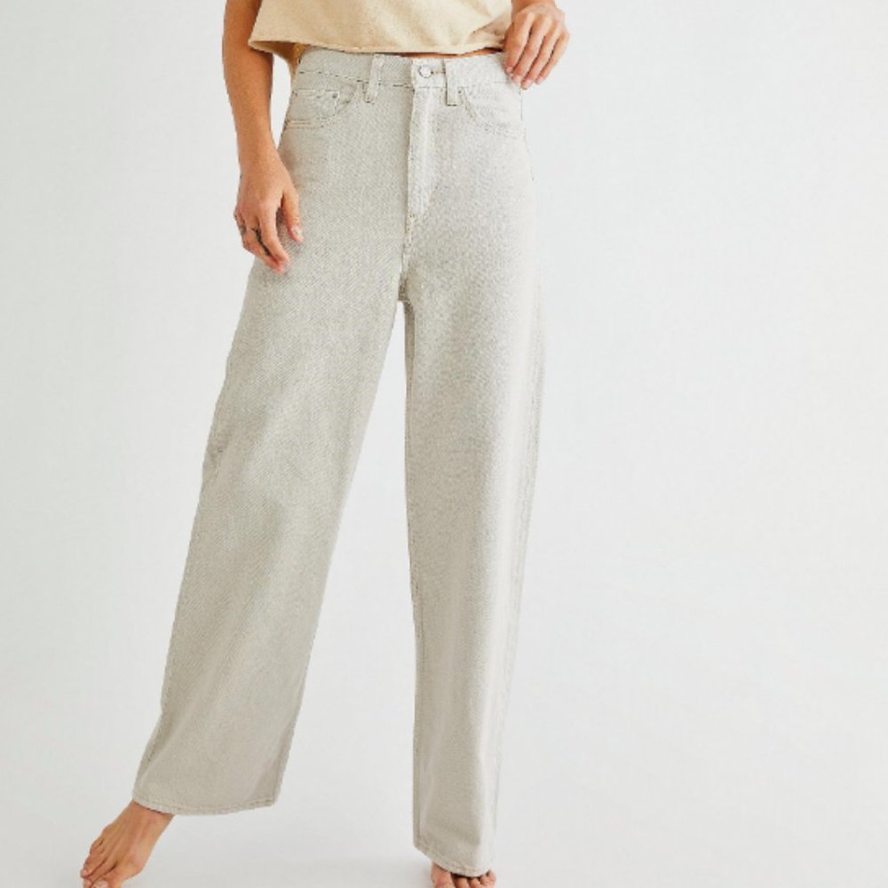 LEVI'S High Rise Loose in Mushroom Grey - Picture 6 of 16